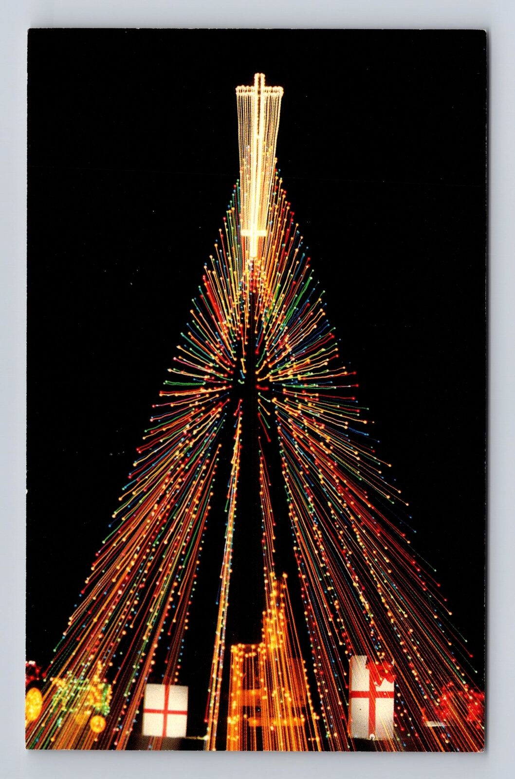Christmas Tree During The Holidays At Heritage USA, Antique Vintage Postcards