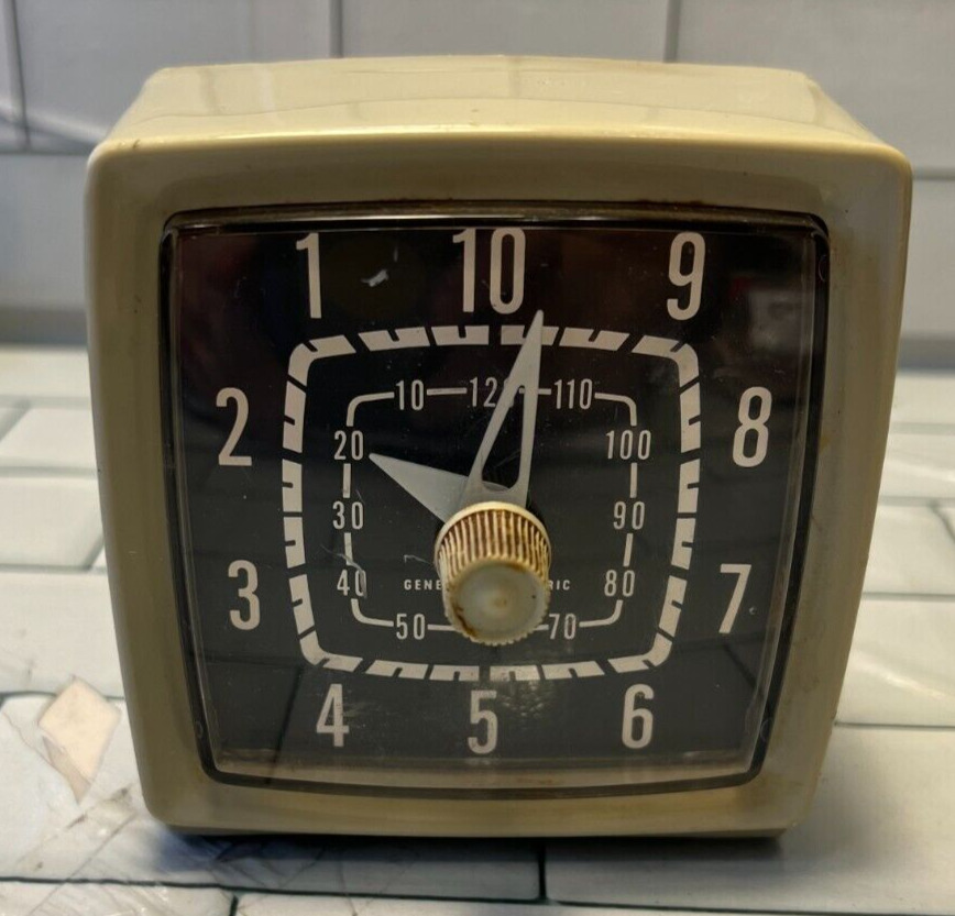 Vintage 1960’s General Electric GE Alarm Clock Model Tan Beige Made USA Tested