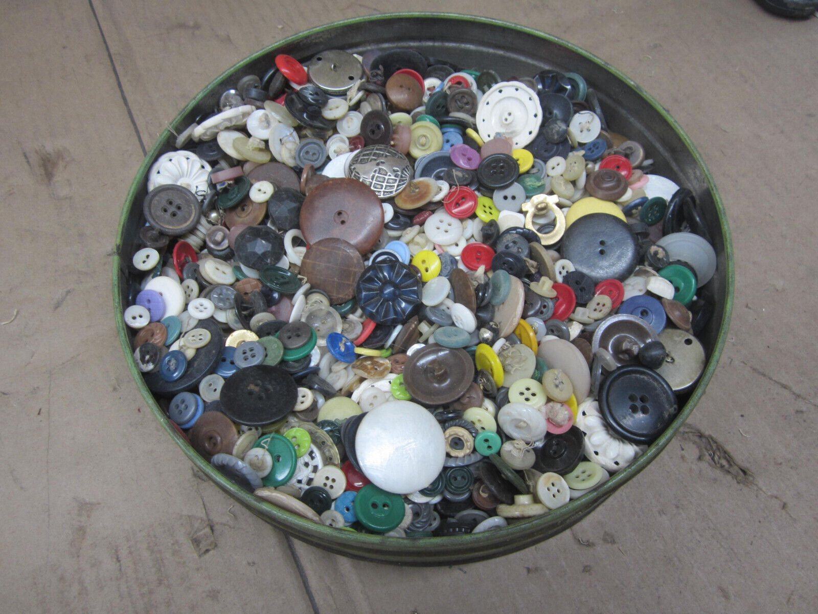 Vintage Buttons Mixed almost 3 lb  Plastic Sewing Crafts Mop Mother Of Pearl Old