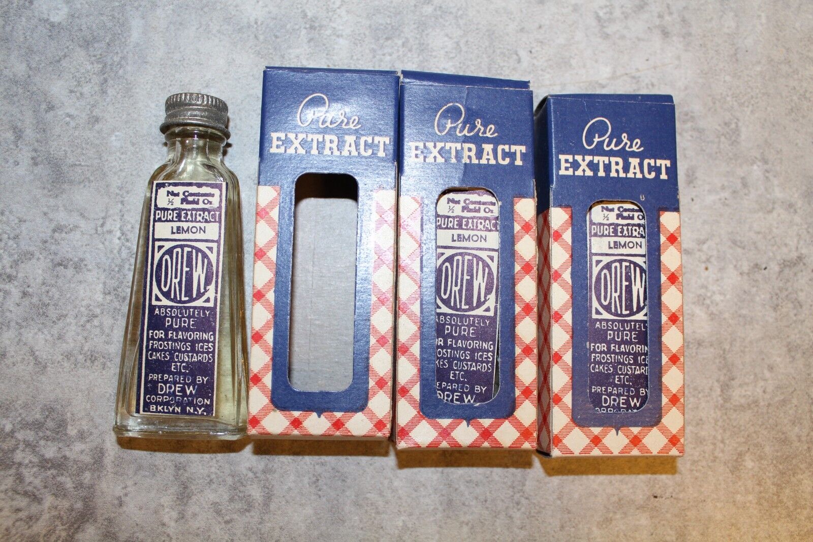 VINTAGE 3 BOXES OF DREWS LEMON EXTRACT OLD COUNTRY STORE STOCK