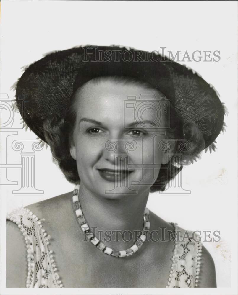 1958 Press Photo Mrs. William Kubricht gets civil defense position in Houston.