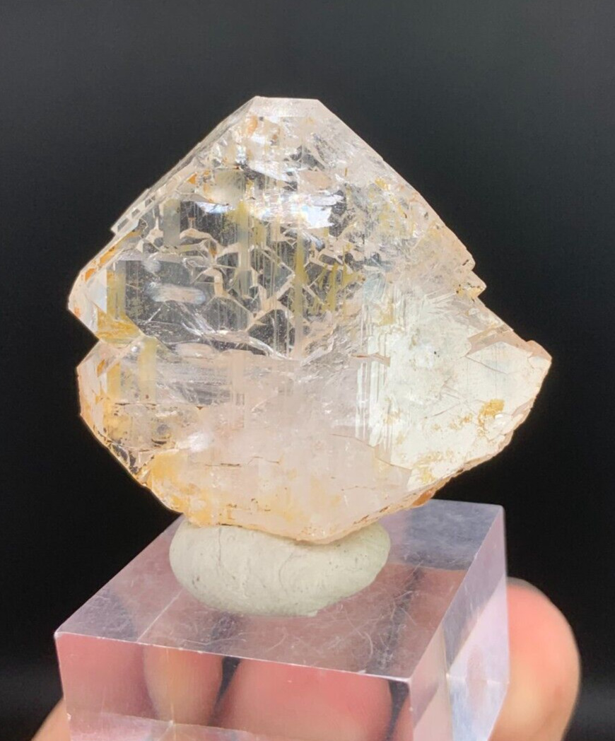 30 Gram. Very Interesting Full Terminated And Undamaged Gwendal Quartz Crystal