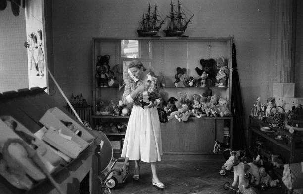 Actress Ingrid Bergman Shops At A Toy Store In Paris 1957 Old Photo