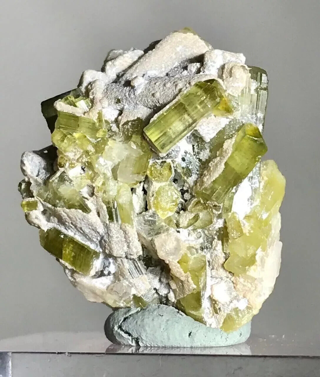 Beautiful Tourmaline Crystal Minerals Specimen From Pakistan 26 Carats #E