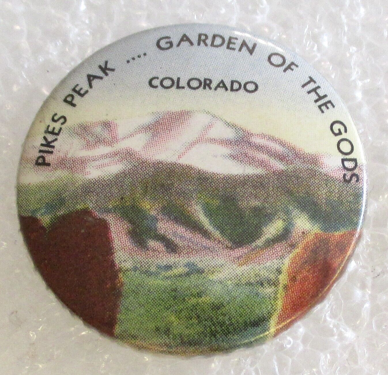 Vintage Pikes Peak / Garden of the Gods - Colorado Travel Souvenir Pinback Pin