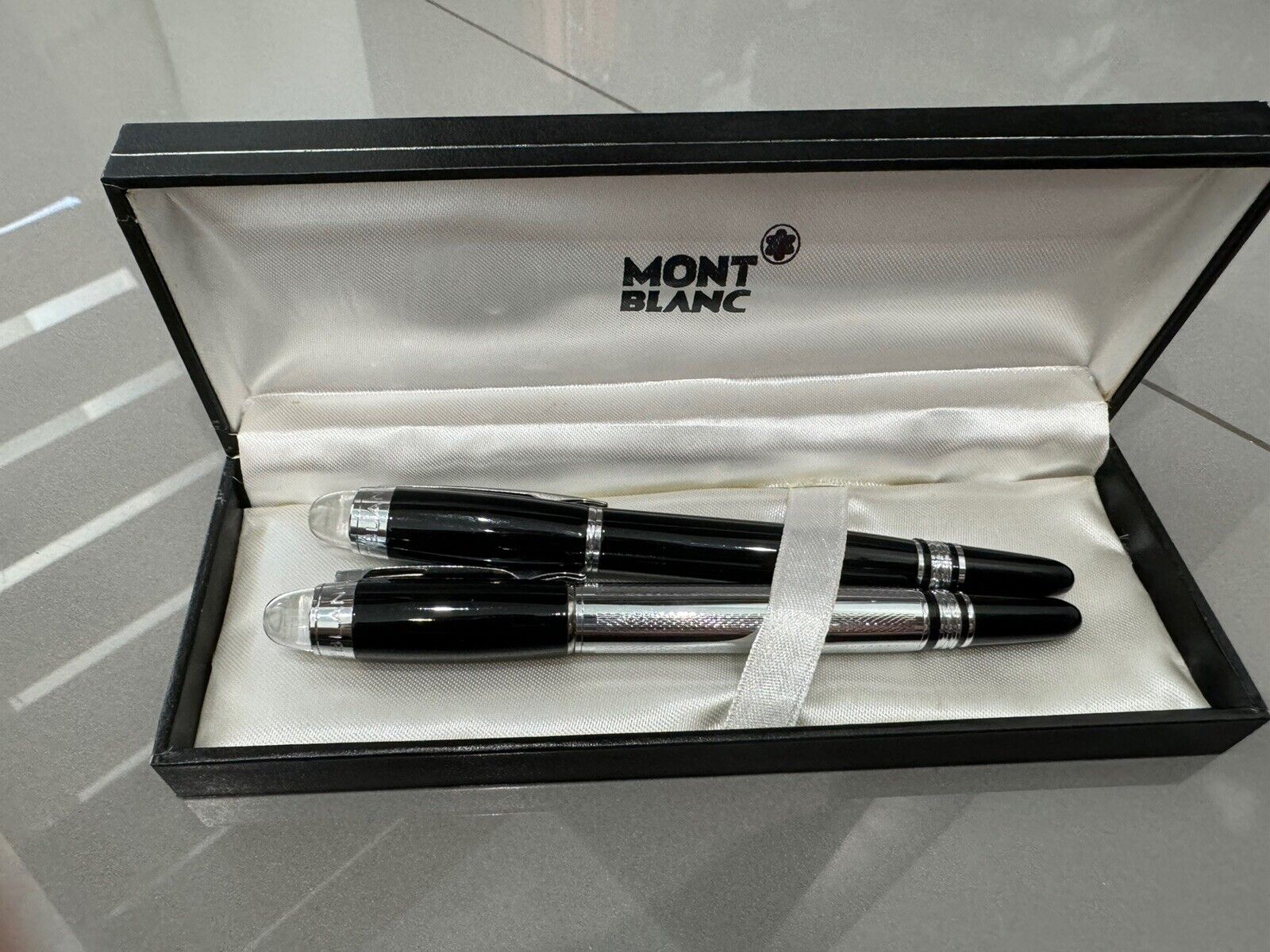 Gorgeous Lot Of 2 Montblanc Ballpoint Pens In Box