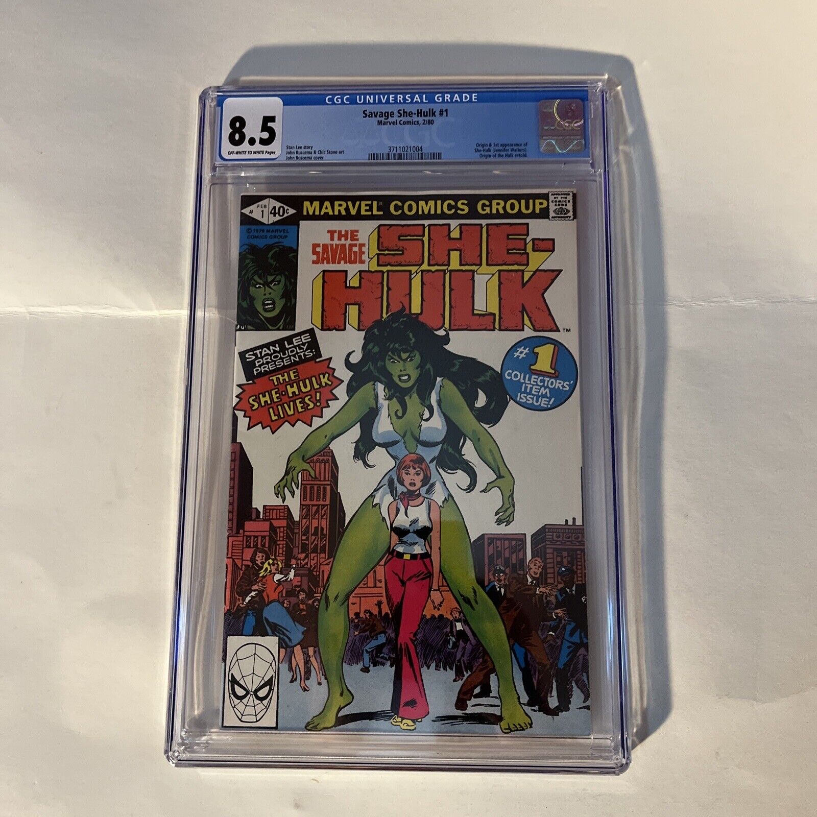 Savage She Hulk #1 CGC 8.5 Off White/ White Pages 1st Appearance Of She-Hulk