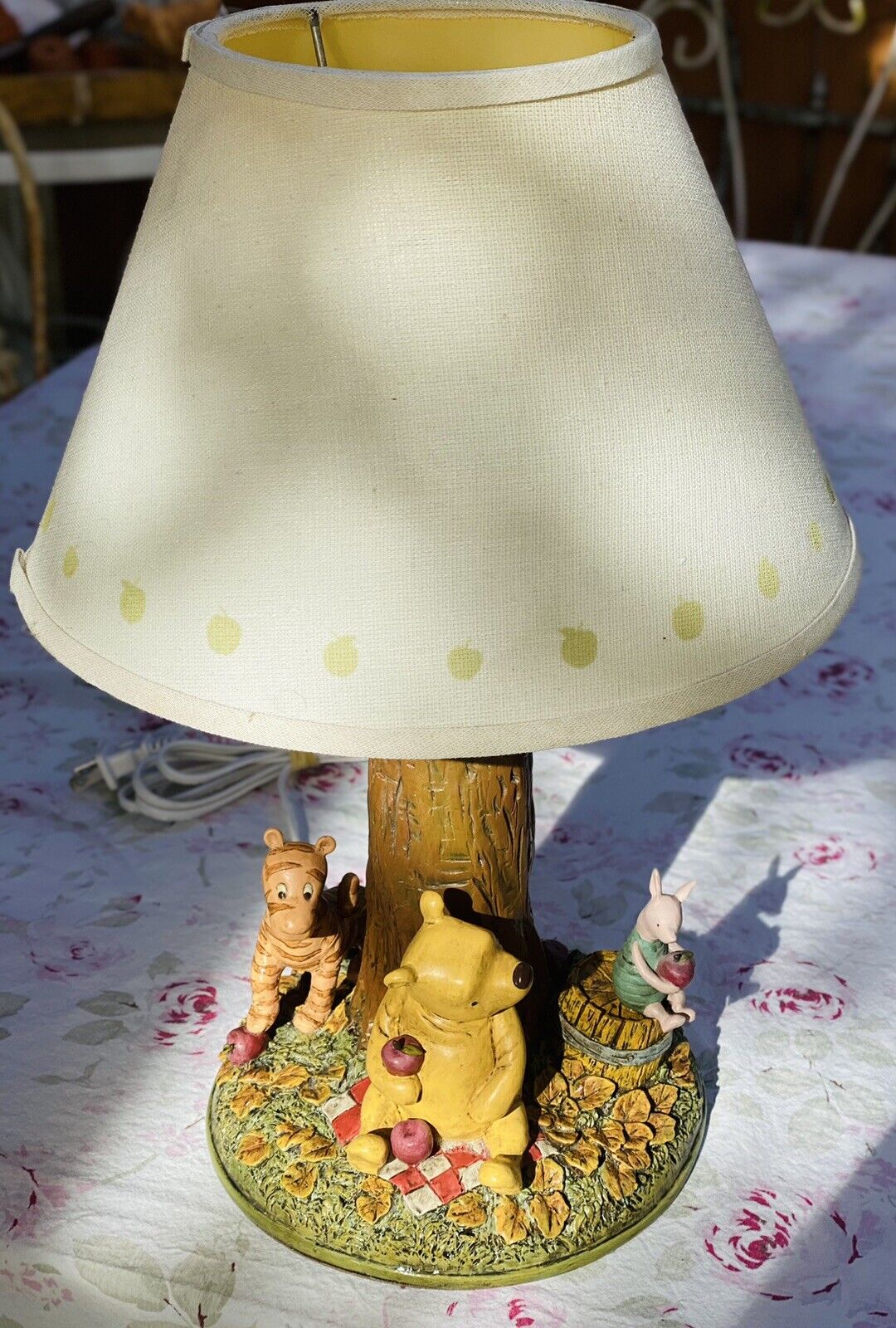 RARE Vintage Classic Winnie the Pooh Lamp Michel & Co. Piglet Tigger Tree Apples