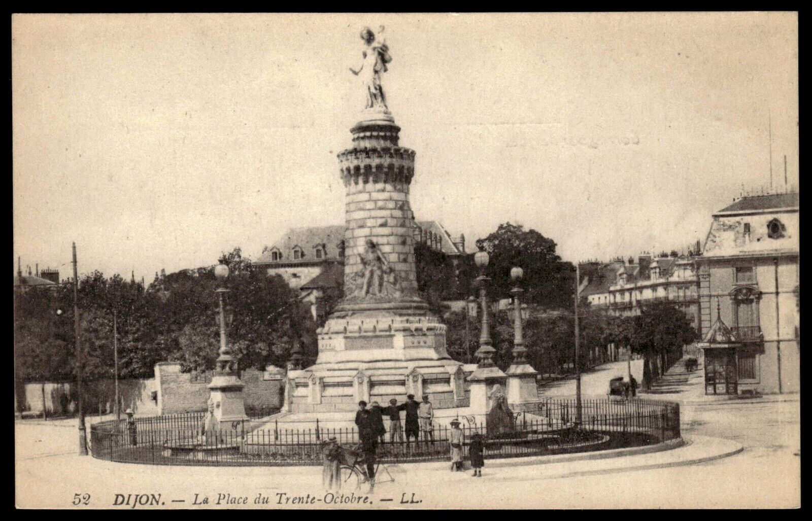 Postcard Dijon La Place du Trente-Octobre Memorial Statue France
