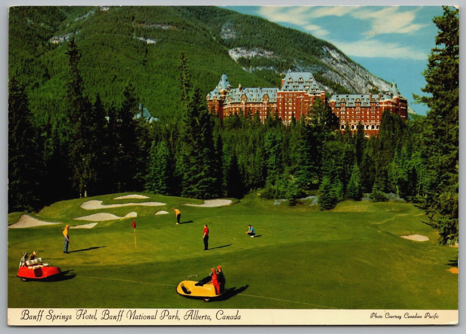 Continental Size Postcard - Banff Springs Hotel & Golf Course - Alberta Canada