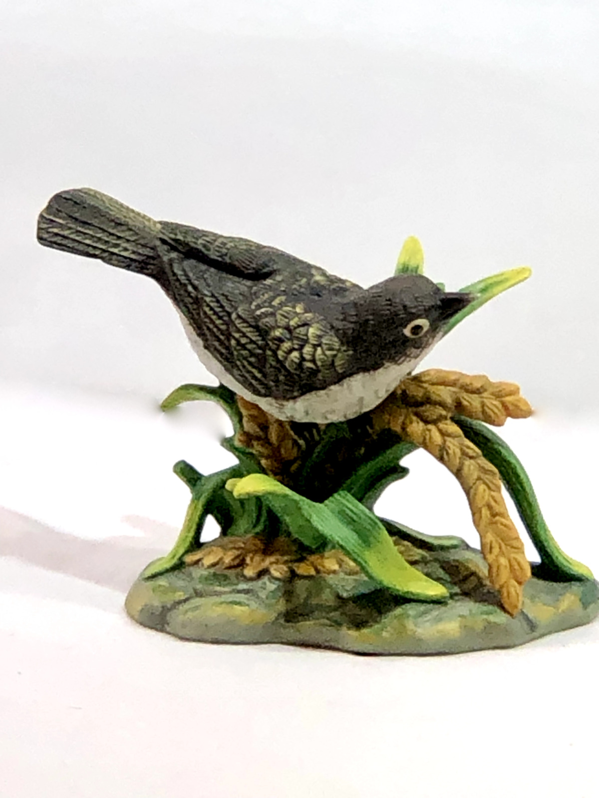 Vtg Wellington Collection Cuckoo Bird Porcelain Figurine Perched on Wheat Stalks