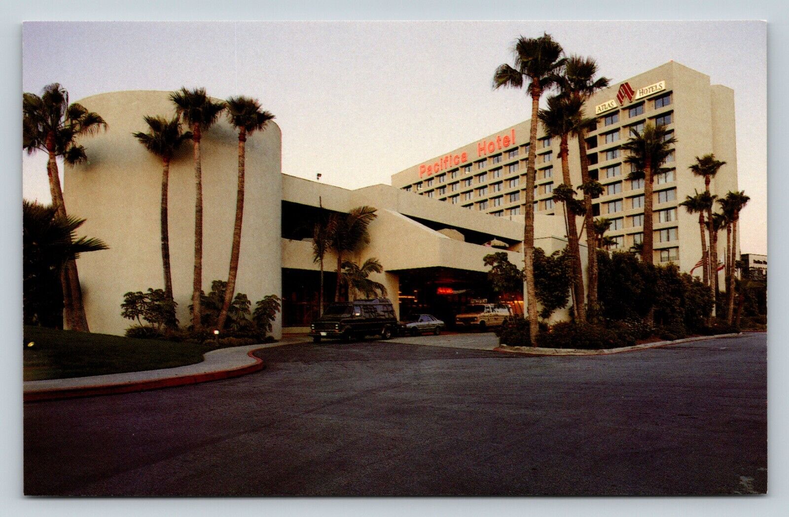 Pacifica Hotel & Conference Center Culver City CA Vintage Ad Postcard A33