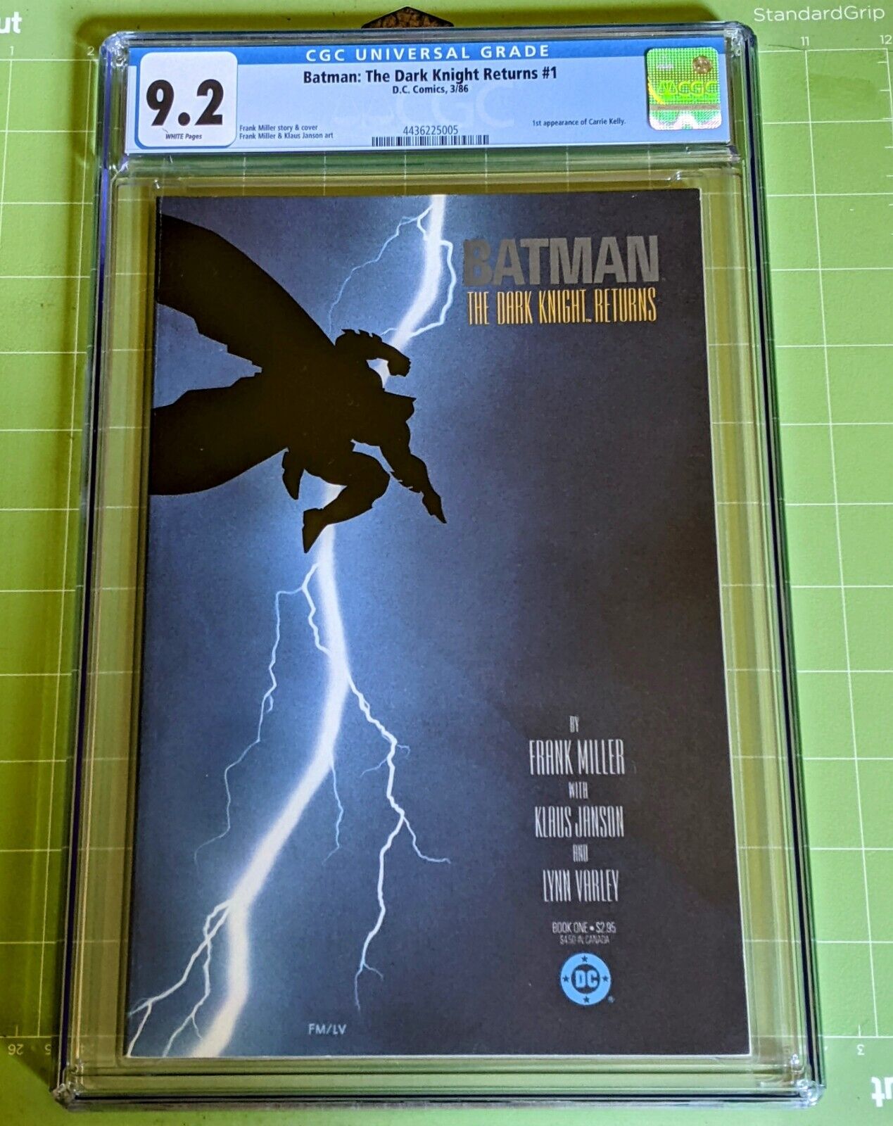 Batman: The Dark Knight Returns #1 CGC 9.2/NM- 1st Print/Frank Miller Story/Art