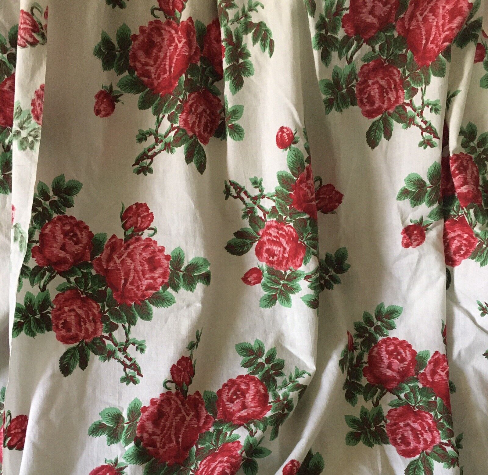 Beautiful Antique Vintage CottageRoses Floral Cotton Fabric ~ Red Green White ~