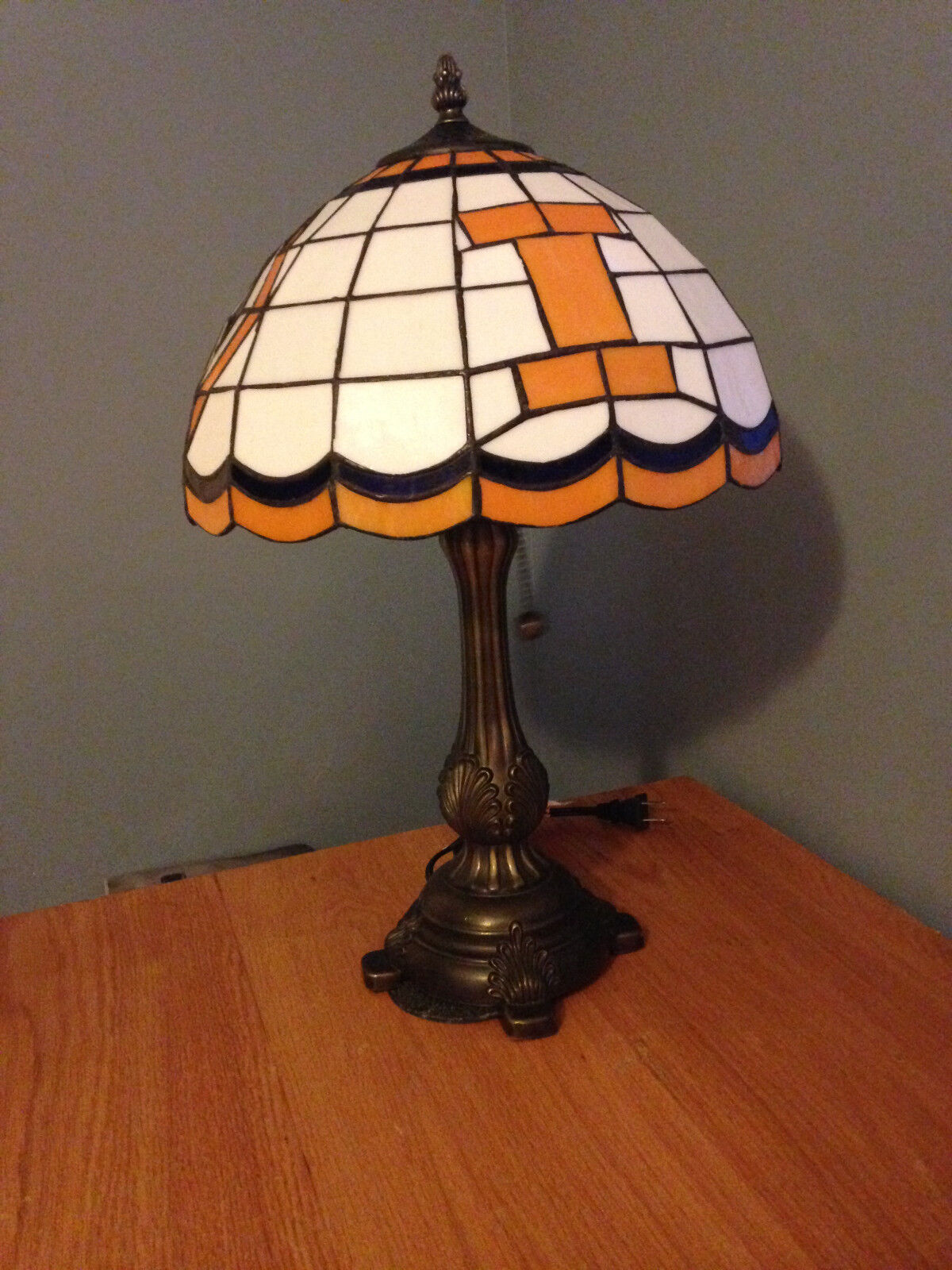 NEW Authentic University of Illinois Illini Tiffany Style Desk Lamp