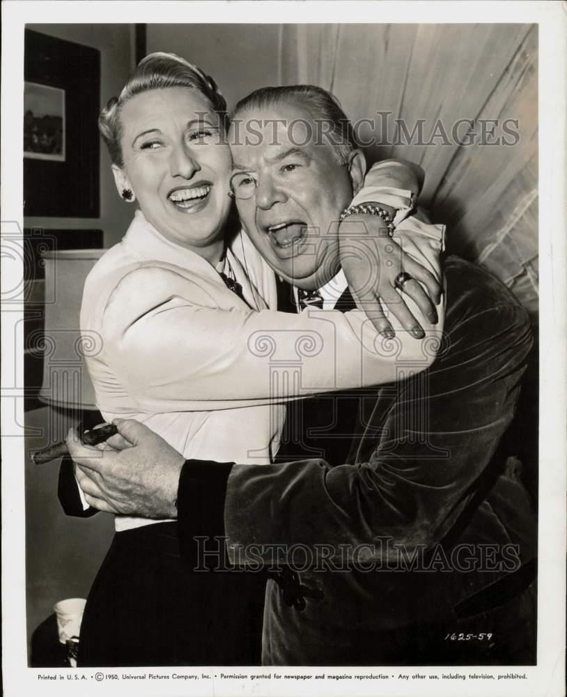 1950 Press Photo Actors Charles Coburn and Charlotte Greenwood - kfx22097