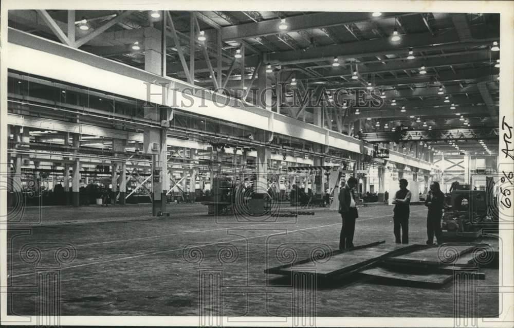 1981 Press Photo Interior of new building is shown at the Watervliet Arsenal, NY
