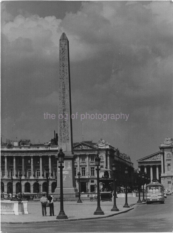 1960\'s PARIS FRANCE Street Scene 9.5 x 7 ORIGINAL FOUND PHOTO 012 16 M