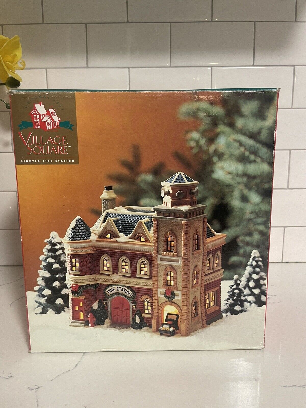 VTG 1997-Village Square Lighted Fire Station, Christmas-Tested-Excellent Cond