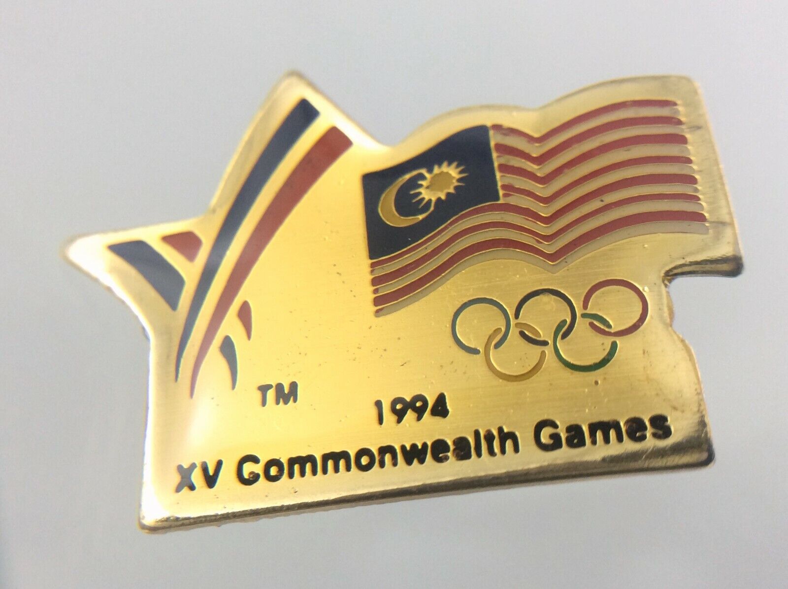 1994 Victoria XV Commonwealth Games Enamel Lapel Pin Vintage U836