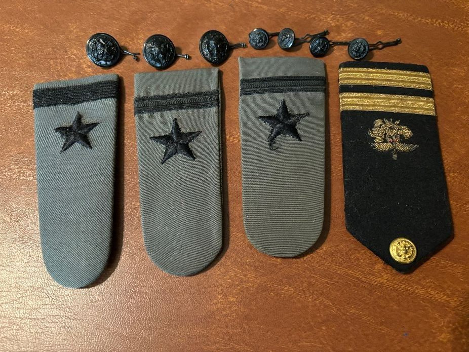 Vintage US Navy Officer Shoulder Boards and Buttons