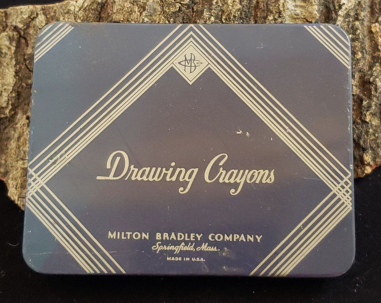 Vtg Milton Bradley Company Drawing Primary Colors Crayons in Original Metal Tin
