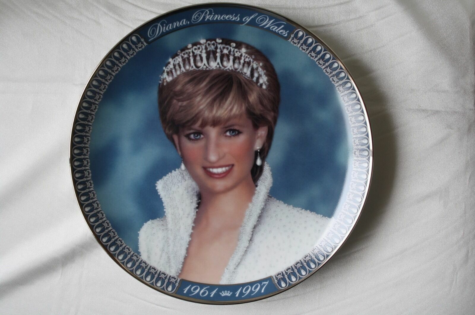 British Diana Princess of Wales Limited Editionn  FrankliMint Fine Porcelain Eng