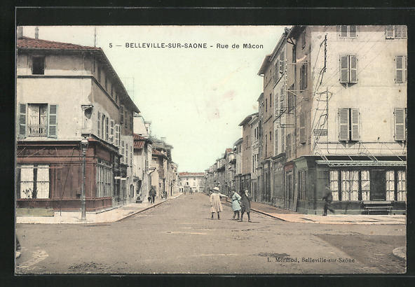 CPA Belleville-sur-Saone, Rue de Macon 