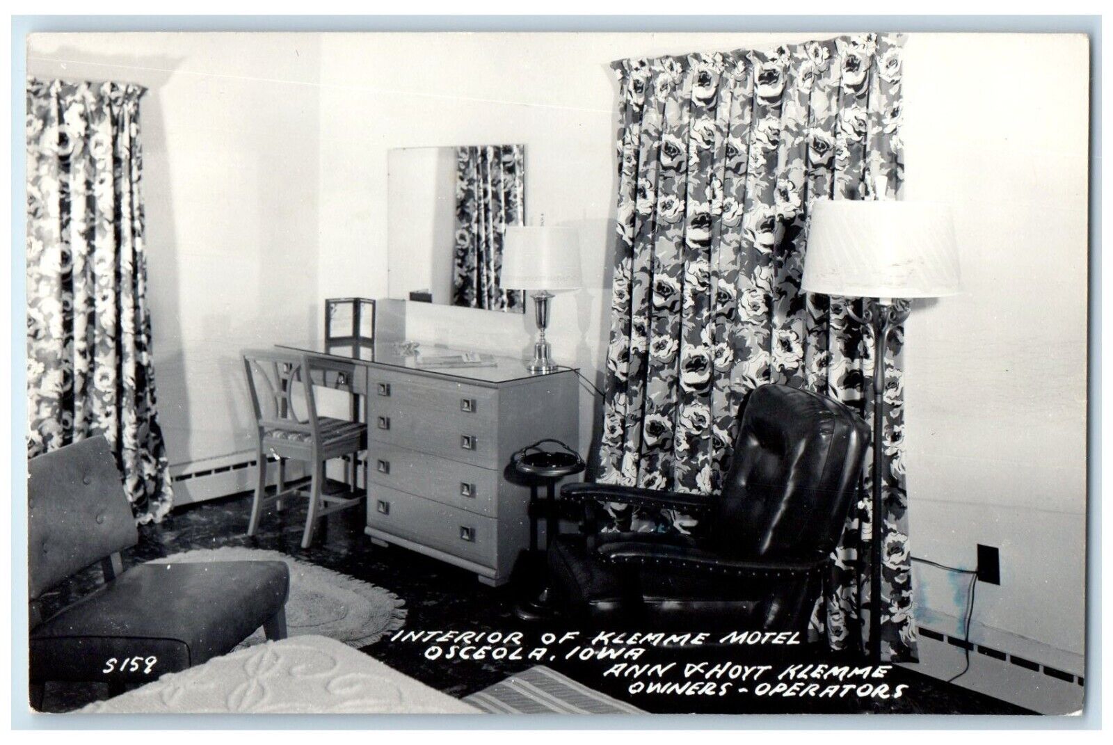 1951 Interior Of Klemme Motel Osceola Iowa IA RPPC Photo Vintage Postcard