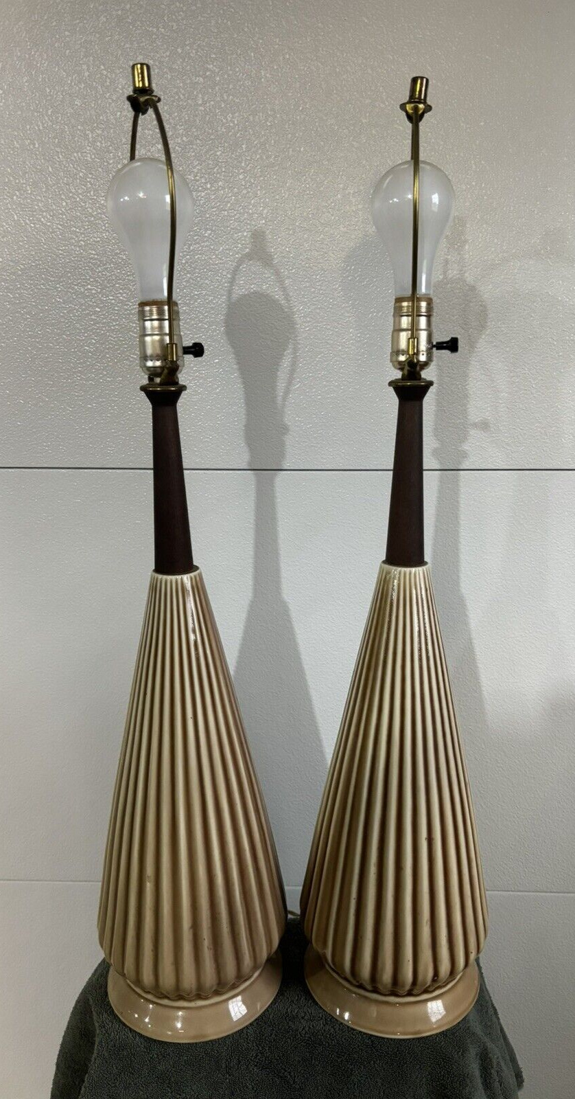 PAIR OF VINTAGE Mid Century Modern Grooved Ceramic Table Lamps