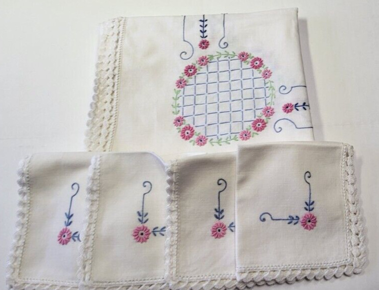 Vtg Tablecloth & 4 Napkins Handmade Embroidered Linen Flower Circles Hemstitch