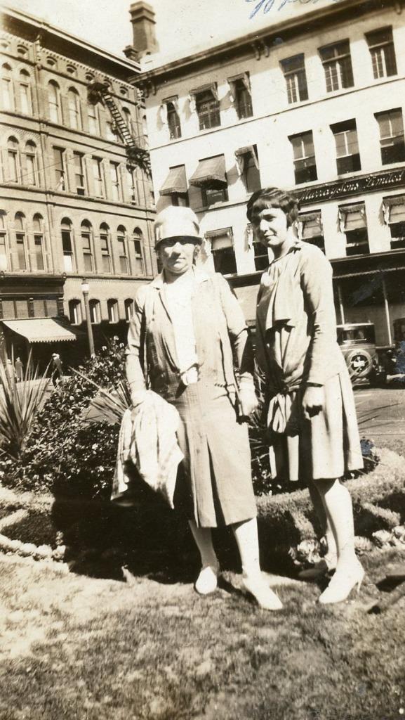 AT449 Vintage Photo TWO WOMEN CITY CENTER SCENE c 1920's