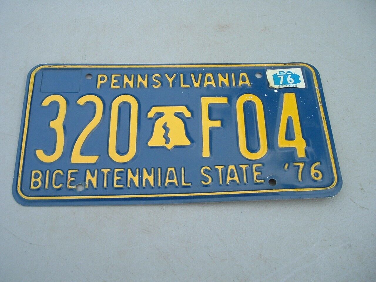 Pennsylvania 1976 Bicentennial State License Plate 320 F04