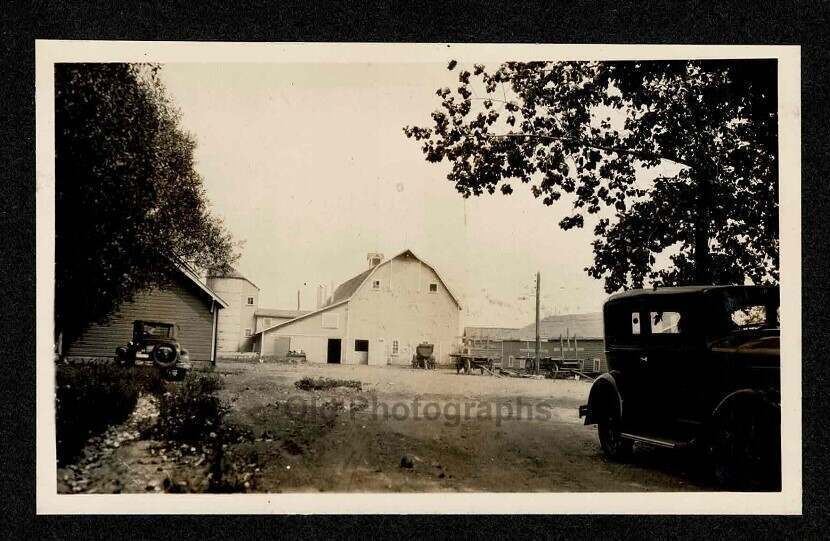 1920s/30s RURAL FARM BARNS SILO CARS WAGONS OLD/VINTAGE PHOTO SNAPSHOT- L690