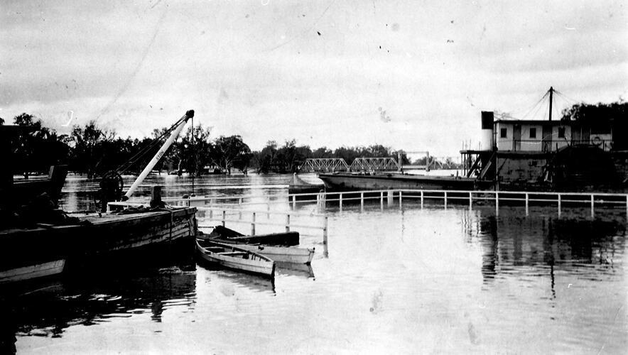1931 The wharf at Mildura during flooding of the Murray River OLD PHOTO