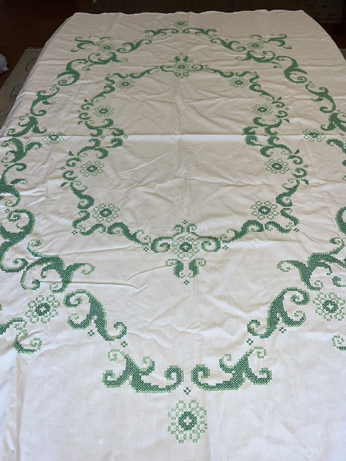 Vintage Cottage Tablecloth Cross Stitch Scalloped Edges White Green 48.5” X 64”