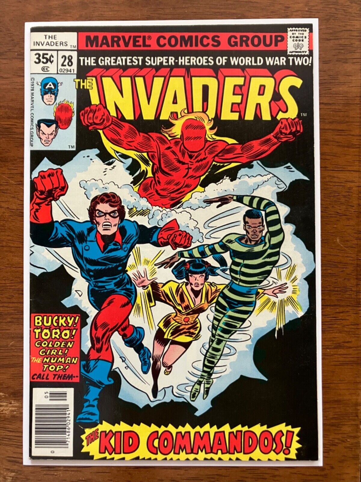 The Invaders # 28 VF/NM 9.0 Excellent Spine, Newstand Solid Black Cover Colors 