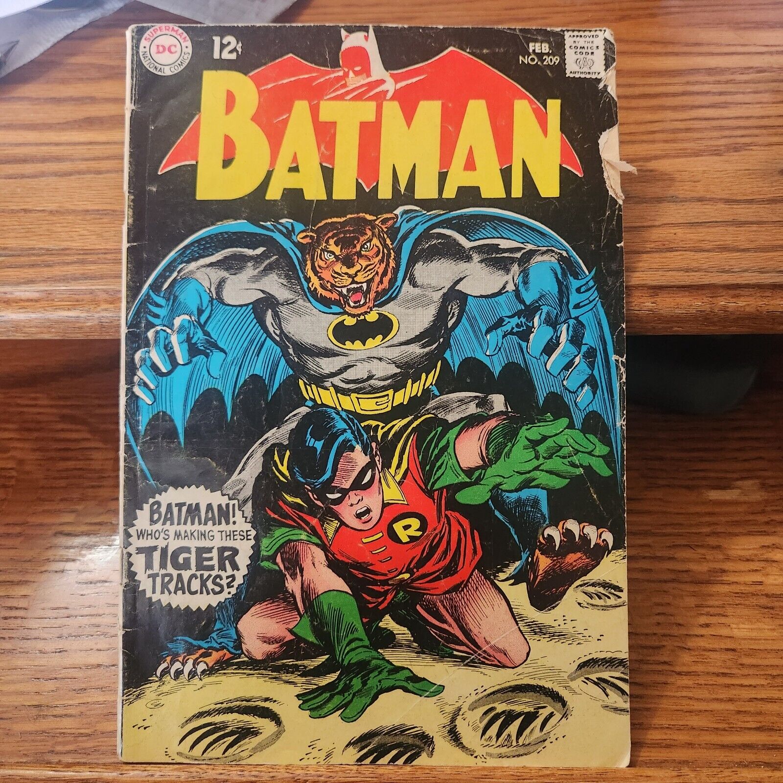 1969 BATMAN DC Comic Book No. 209 Feb 1969 Silver Age Batman & Robin Comic