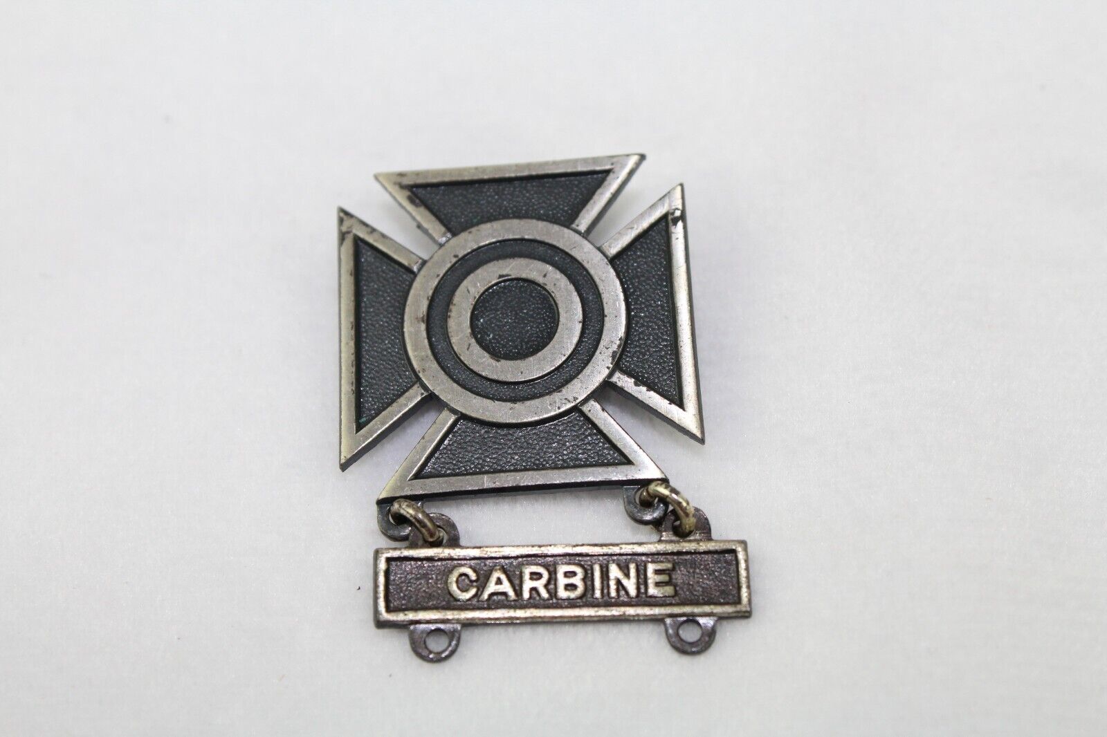 WWII/2 era US sharpshooter badge pin-back sterling marked Witn Carbine 