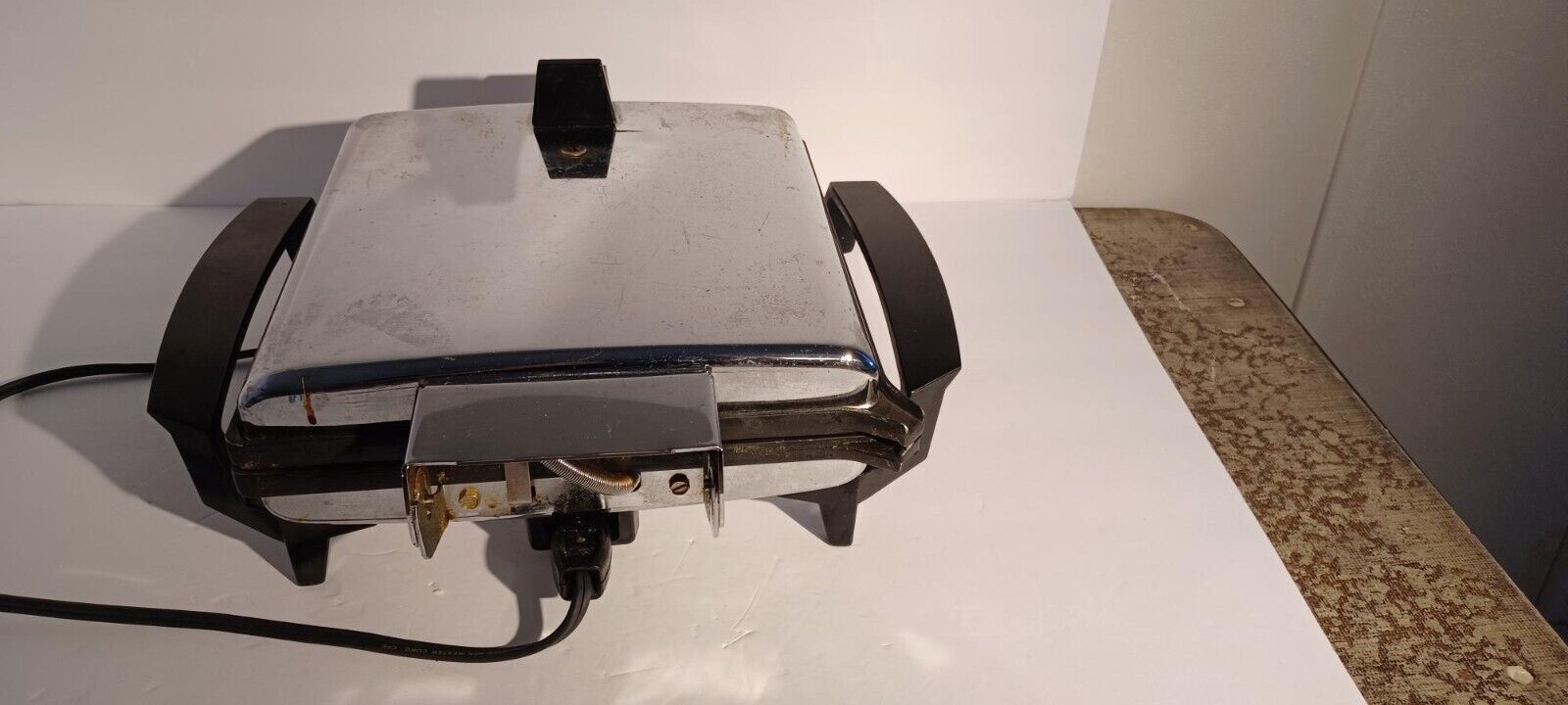 Mirro-Matic Waffle Iron M-034-37 Tested and Working MCM Chrome With Cord