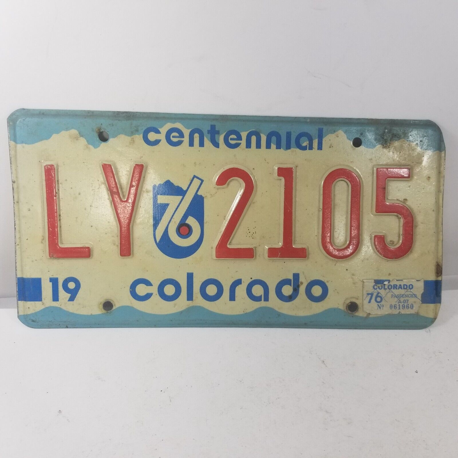 1976 Colorado Centennial License Plate LY-2105 Man cave BAR Decor