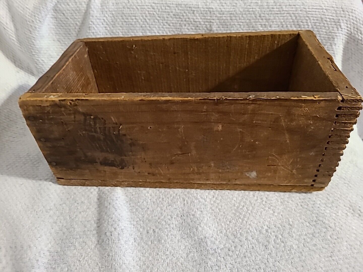 Vintage Dovetail 2 Corners Wooden Box 12 3/4\
