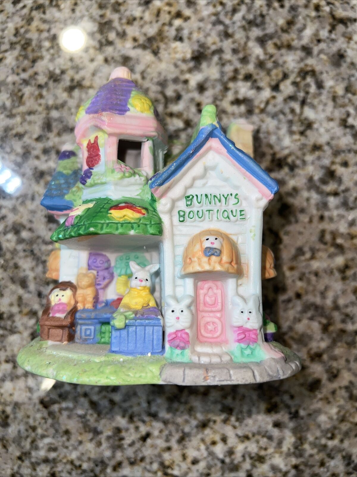 Vintage Ceramic Easter Bunny Hoppy Hollow Village House Bunnys Boutique (Mint)
