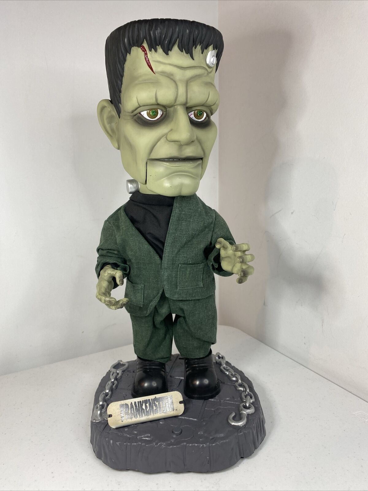 Gemmy Universal Studios Big Head Frankenstein Sings & Dances *Mouth Doesn't Move