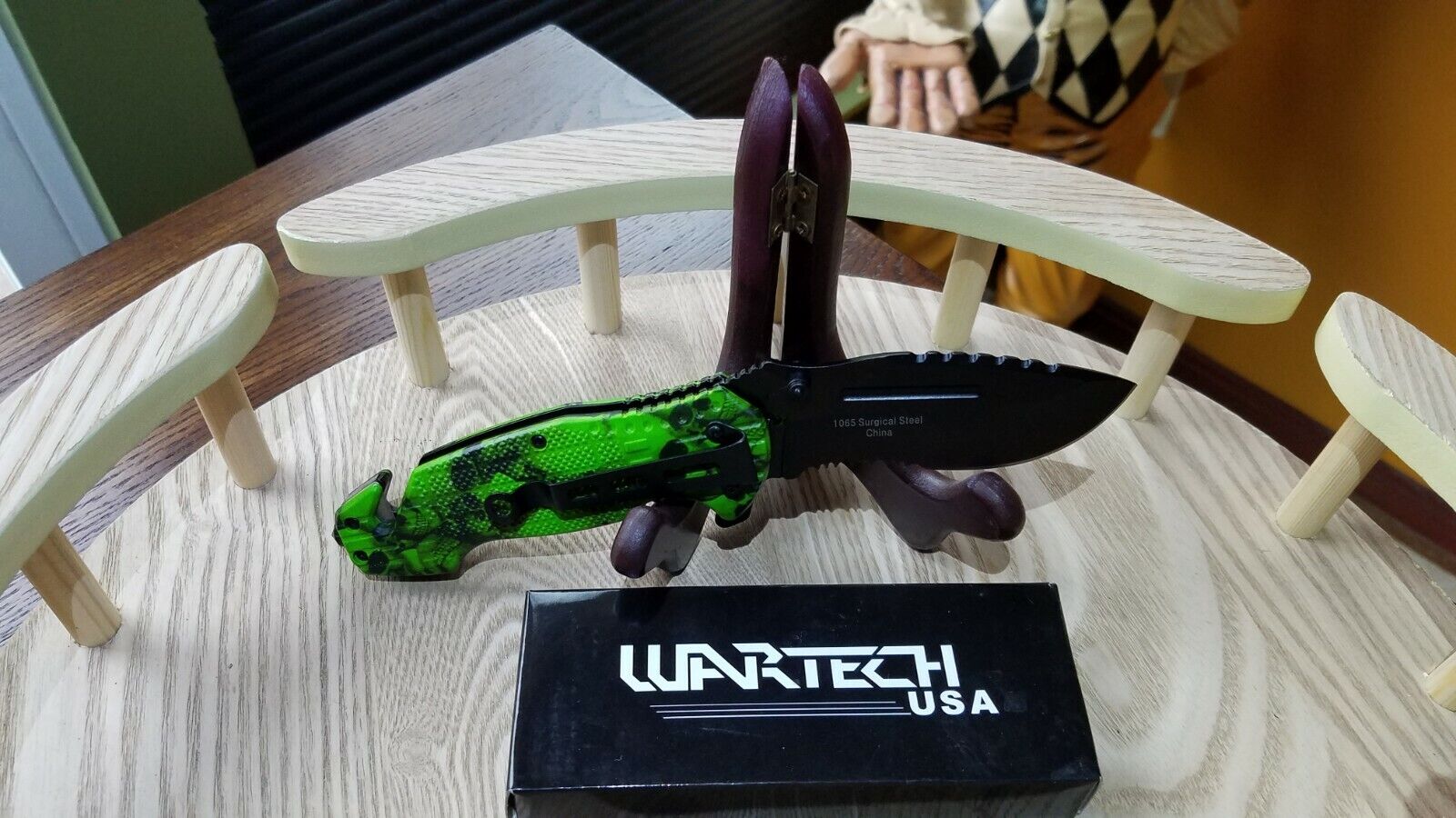 folding knife Wartech Bio hazzard