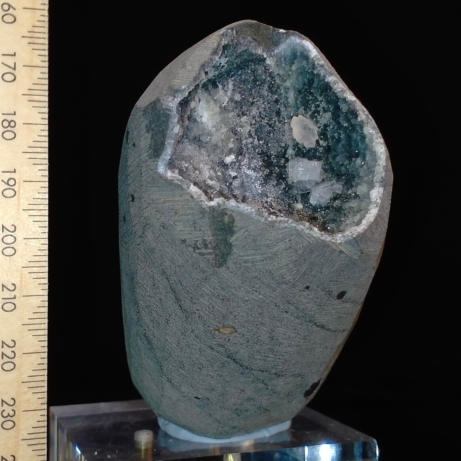 Chalcedony Geode Vug with Chabazite and Thomsonite 0.32kg Australian Stock