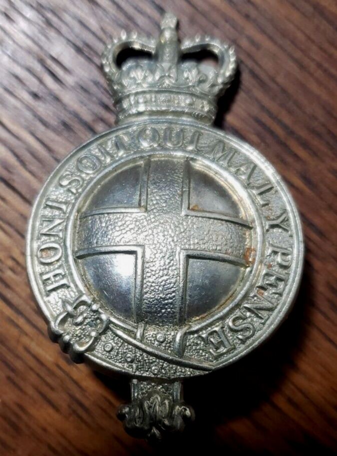 VICTORIAN Monmouthshire Regiment Glengarry Badge Honi Soit Qui Maly Pense- Org