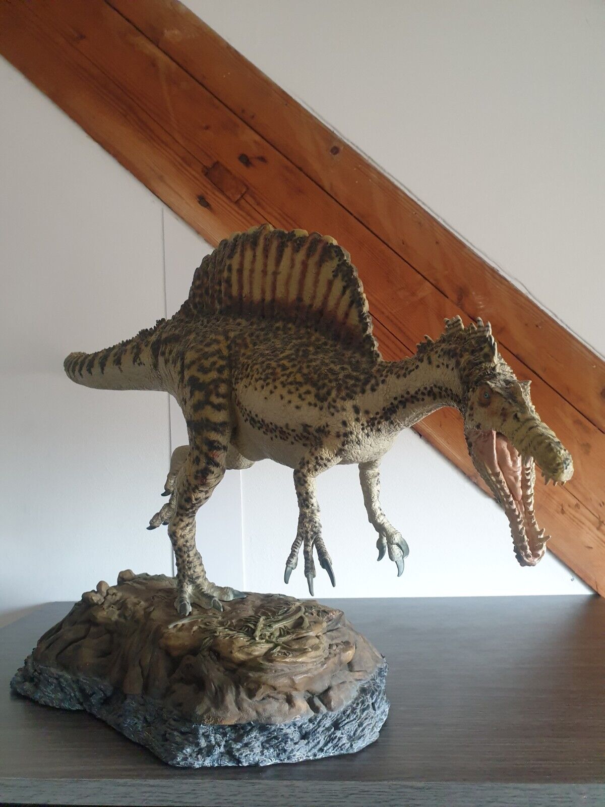 Spinosaurus Sideshow Collectibles