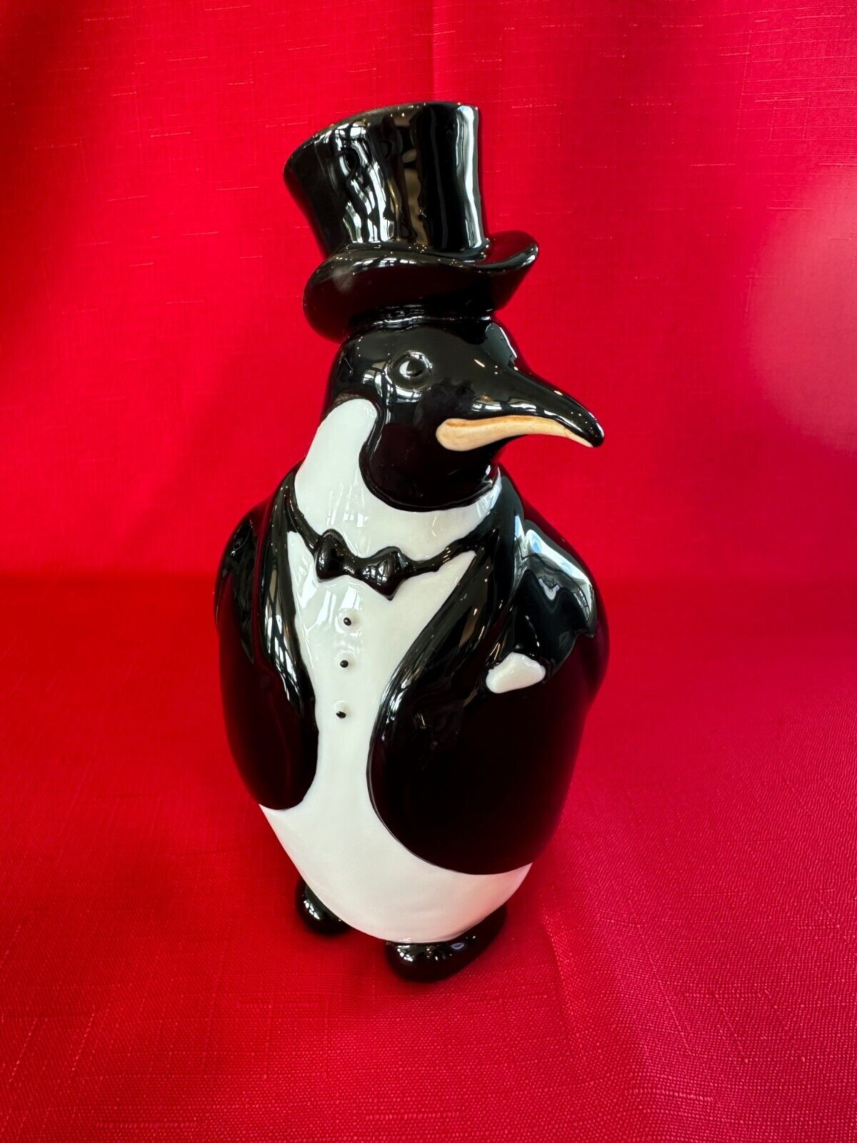 Vintage Enesco penguin figurine (1985) with Top Hat and Tuxedo - Great Condition