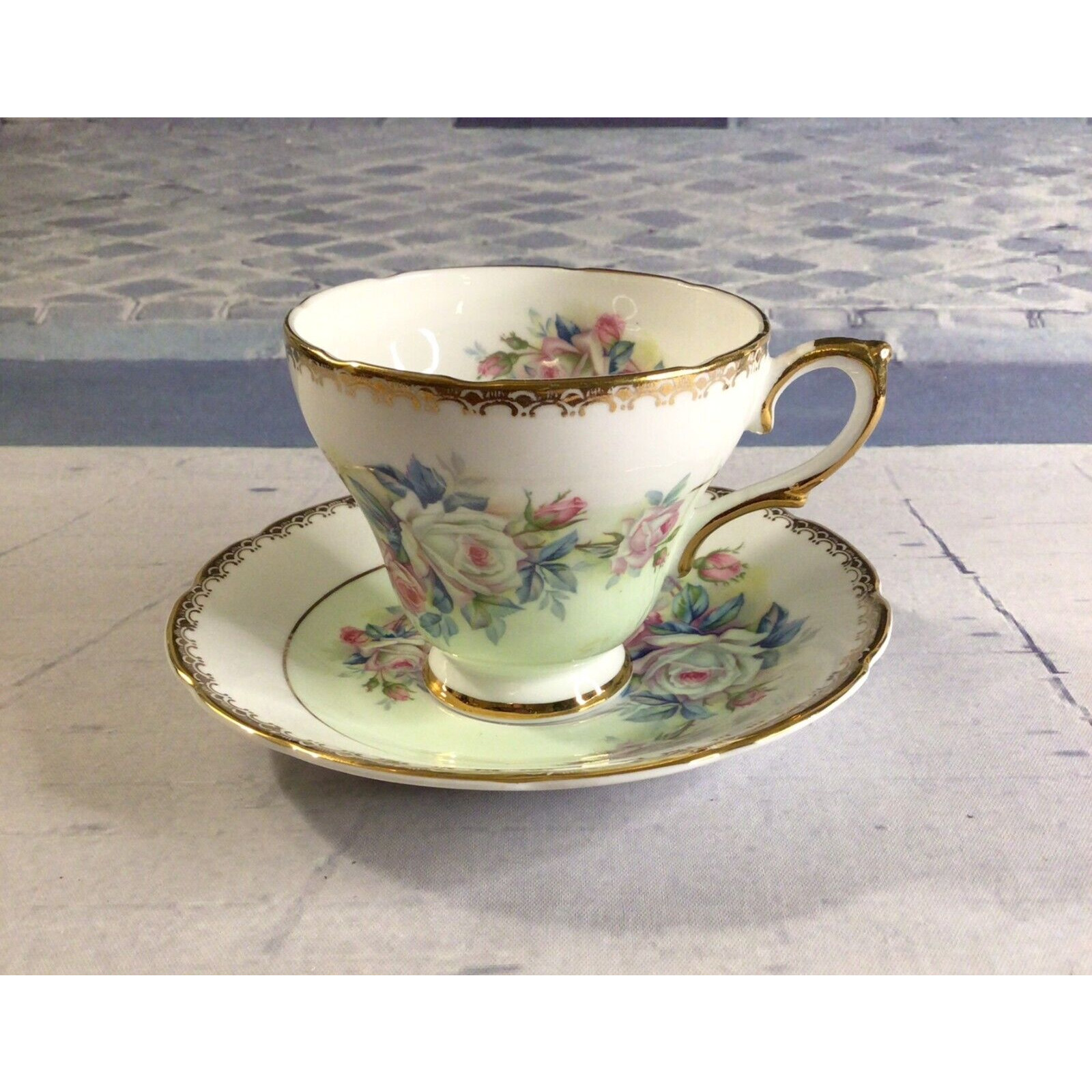 Vintage 30s Delphine Bone China England Floral w/Gold Trim Tea Cup & Saucer EUC